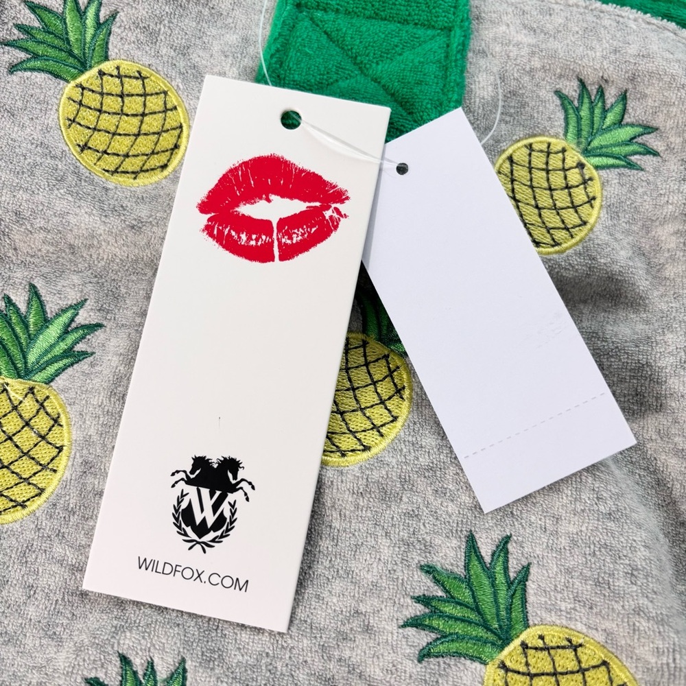 Wildfox Pineapple Gray‎ and Green Crossbody Bag with Adjustable Strap - Picture 6 of 14